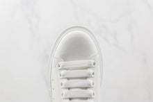 Carregar imagem no visualizador da galeria, Alexander McQueen Oversized White
