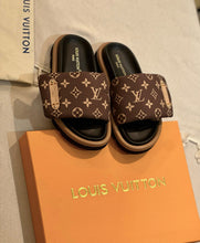 Carregar imagem no visualizador da galeria, Chinelo Flatform Pool Pillow Cacao