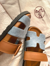 Carregar imagem no visualizador da galeria, Hermes Chypre Sandal Denim