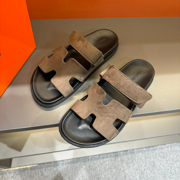 Sandália "Chypre " Hermès Marrom Camurça
