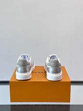 Carregar imagem no visualizador da galeria, Tênis New Louis Vuitton Branco/Prata