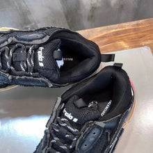 Carregar imagem no visualizador da galeria, BALENCIAGA TRIPLE S