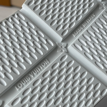 Carregar imagem no visualizador da galeria, Tênis New Louis Vuitton Branco/Vermelho