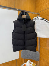 Carregar imagem no visualizador da galeria, Colete Moncler All Black