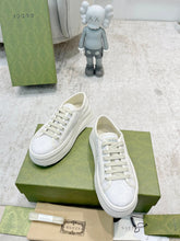 Carregar imagem no visualizador da galeria, Gucci And Ebony GG Canvas White