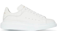 Carregar imagem no visualizador da galeria, Alexander McQueen Oversized White