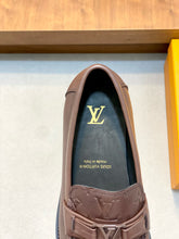 Carregar imagem no visualizador da galeria, Sapato 4 Louis Vuitton Marrom