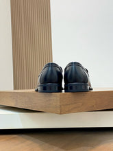 Carregar imagem no visualizador da galeria, Sapato 4 Louis Vuitton Preto