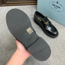 Carregar imagem no visualizador da galeria, Mocassim Prada Black