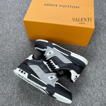 Carregar imagem no visualizador da galeria, Tênis Trainer Louis Vuitton Preto/Cinza/Branco