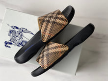 Cargar imagen en el visor de la galería, Sandalias pala Burberry Archive Beige