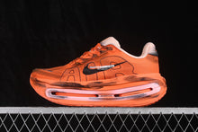 Carregar imagem no visualizador da galeria, Nike Vomero Premium x Melitta Baumeister Total Orange Chalk .