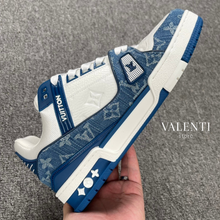 Carregar imagem no visualizador da galeria, Tênis Trainer Louis Vuitton Branco/Azul Jeans