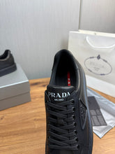 Carregar imagem no visualizador da galeria, Prada Downtown