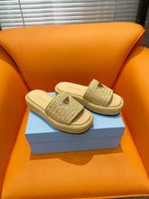 Carregar imagem no visualizador da galeria, Prada Sandália flatform em crochê
