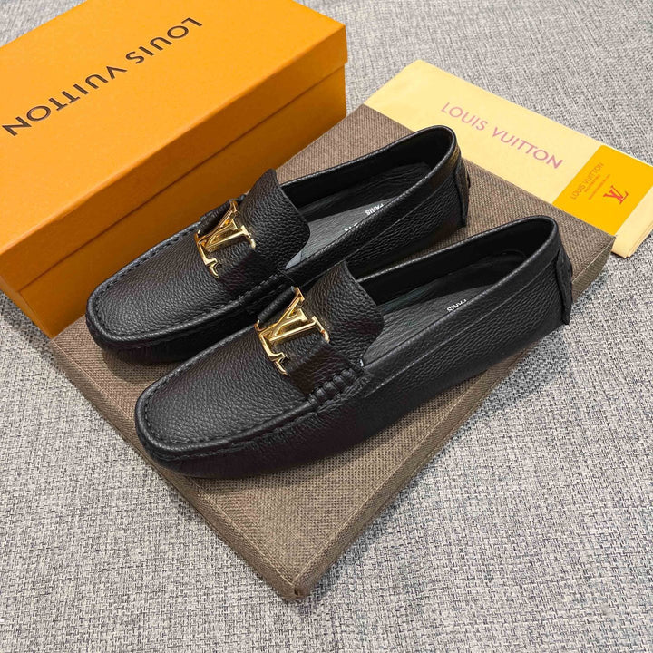 Sapato Mocassin Louis Vuitton Preto/Dourado