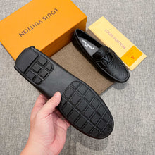 Carregar imagem no visualizador da galeria, Sapato 2 Louis Vuitton