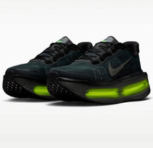 Carregar imagem no visualizador da galeria, Nike Vomero Premium - Preto/Verde