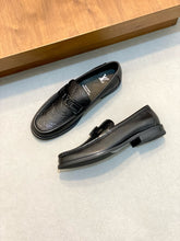 Carregar imagem no visualizador da galeria, Sapato 4 Louis Vuitton Preto