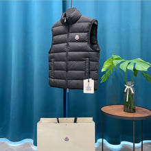 Carregar imagem no visualizador da galeria, Colete Moncler Preto