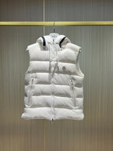 Carregar imagem no visualizador da galeria, MONCLER SLEEVELESS - BOURNE WHITE \ BLACK