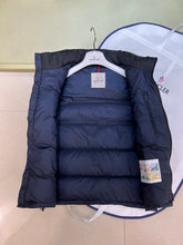 Carregar imagem no visualizador da galeria, Moncler Ophrys Down Vest