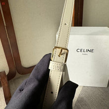 Carregar imagem no visualizador da galeria, Celine Heloïse Cuir Triomphe Off White