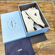 Carregar imagem no visualizador da galeria, Prada Downtown Low Top Sneakers Leather White White Black