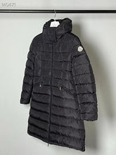 Carregar imagem no visualizador da galeria, Moncler Enfant Casaco Matelassê Com Capuz