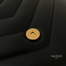 Carregar imagem no visualizador da galeria, Bolsa Yves Saint Laurent Preta