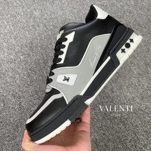 Carregar imagem no visualizador da galeria, Tênis Trainer Louis Vuitton Preto/Cinza/Branco