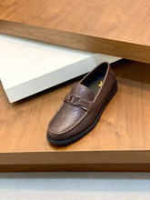 Carregar imagem no visualizador da galeria, Sapato 4 Louis Vuitton Marrom