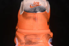 Carregar imagem no visualizador da galeria, Nike Vomero Premium x Melitta Baumeister Total Orange Chalk .
