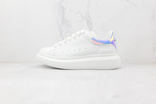 Carregar imagem no visualizador da galeria, Alexander Mcqueen Oversized Polarizad Pink