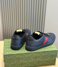 Carregar imagem no visualizador da galeria, Gucci Screnner GG Black