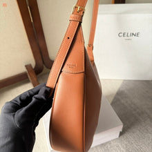 Carregar imagem no visualizador da galeria, Celine Heloïse Cuir Triomphe Brown