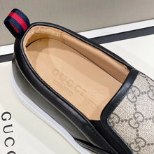 Carregar imagem no visualizador da galeria, GUCCI GG Supreme Slip On