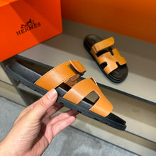 Carregar imagem no visualizador da galeria, Sandália "Chypre " Hermès Marrom