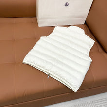 Carregar imagem no visualizador da galeria, Colete Moncler Branco