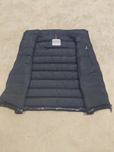 Carregar imagem no visualizador da galeria, Colete Moncler Black 3