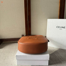 Carregar imagem no visualizador da galeria, Celine Heloïse Cuir Triomphe Brown