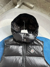 Carregar imagem no visualizador da galeria, Colete Moncler Black Glow