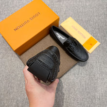 Carregar imagem no visualizador da galeria, Sapato 2 Louis Vuitton