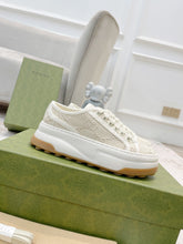 Carregar imagem no visualizador da galeria, Gucci And Ebony GG Canvas Cream