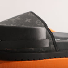 Carregar imagem no visualizador da galeria, Chinelo Slide NBA Black Monogram