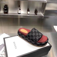 Carregar imagem no visualizador da galeria, Gucci Angelina Platform 55 mm Sandal Black Red Jacquard Denim