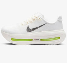 Cargar imagen en el visor de la galería, Nike Vomero Premium - Blanco/Verde