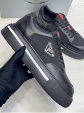 Carregar imagem no visualizador da galeria, Prada Downtown Black Red