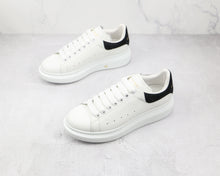 Carregar imagem no visualizador da galeria, Alexander Mcqueen Oversized Ivory Black