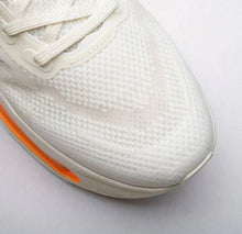 Cargar imagen en el visor de la galería, Nike Vomero Premium - Beige/Naranja